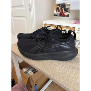 Women's Asics Tennis Shoes size 8.5 in black